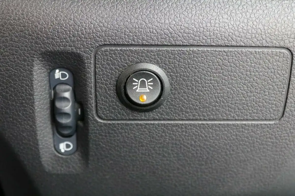 2022-renault-master-23dci-lm35-135-business-panel-big-43