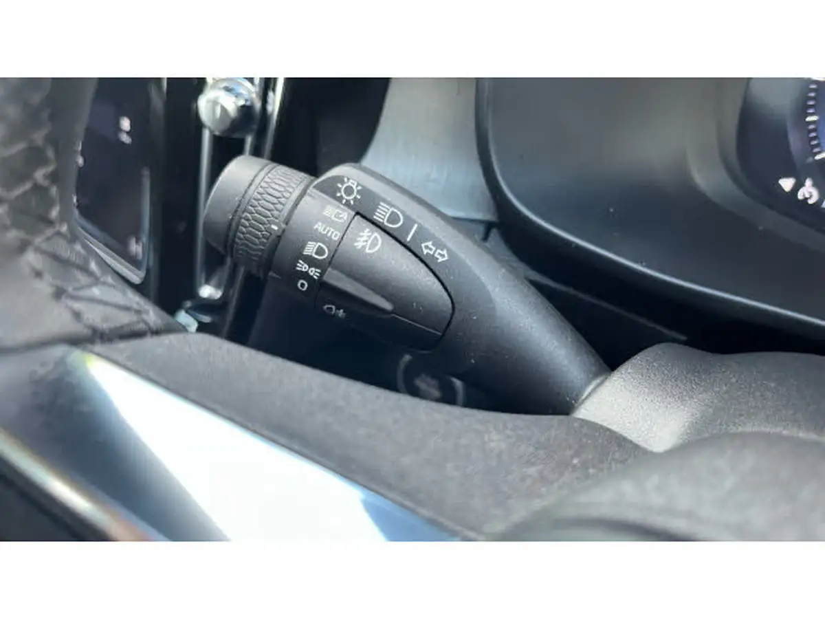 2021-volvo-xc40-15-t4-inscription-208bhp-big-24