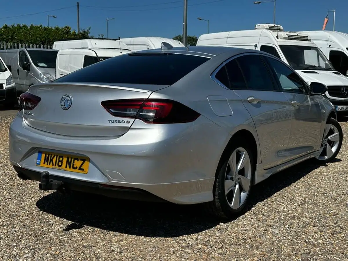 2018-vauxhall-insignia-grand-sport-20td-sri-vx-line-nav-big-6