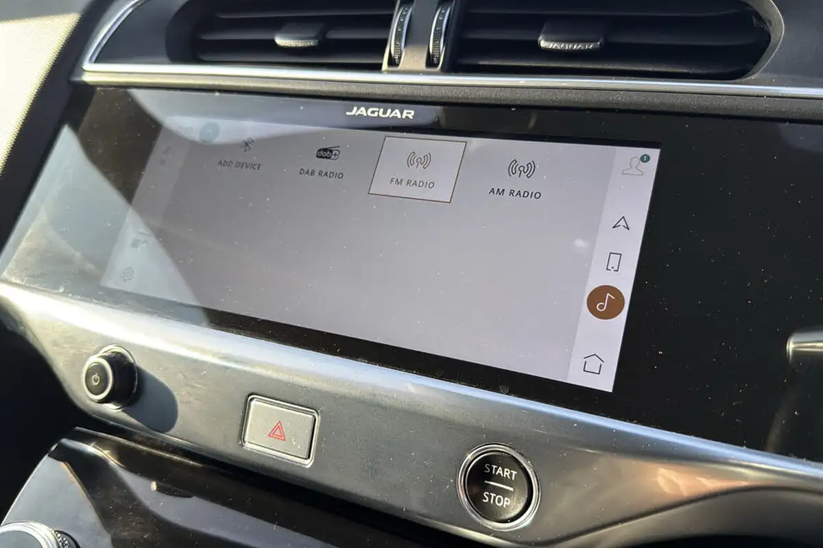 2021-jaguar-i-pace-ev400-black-big-19