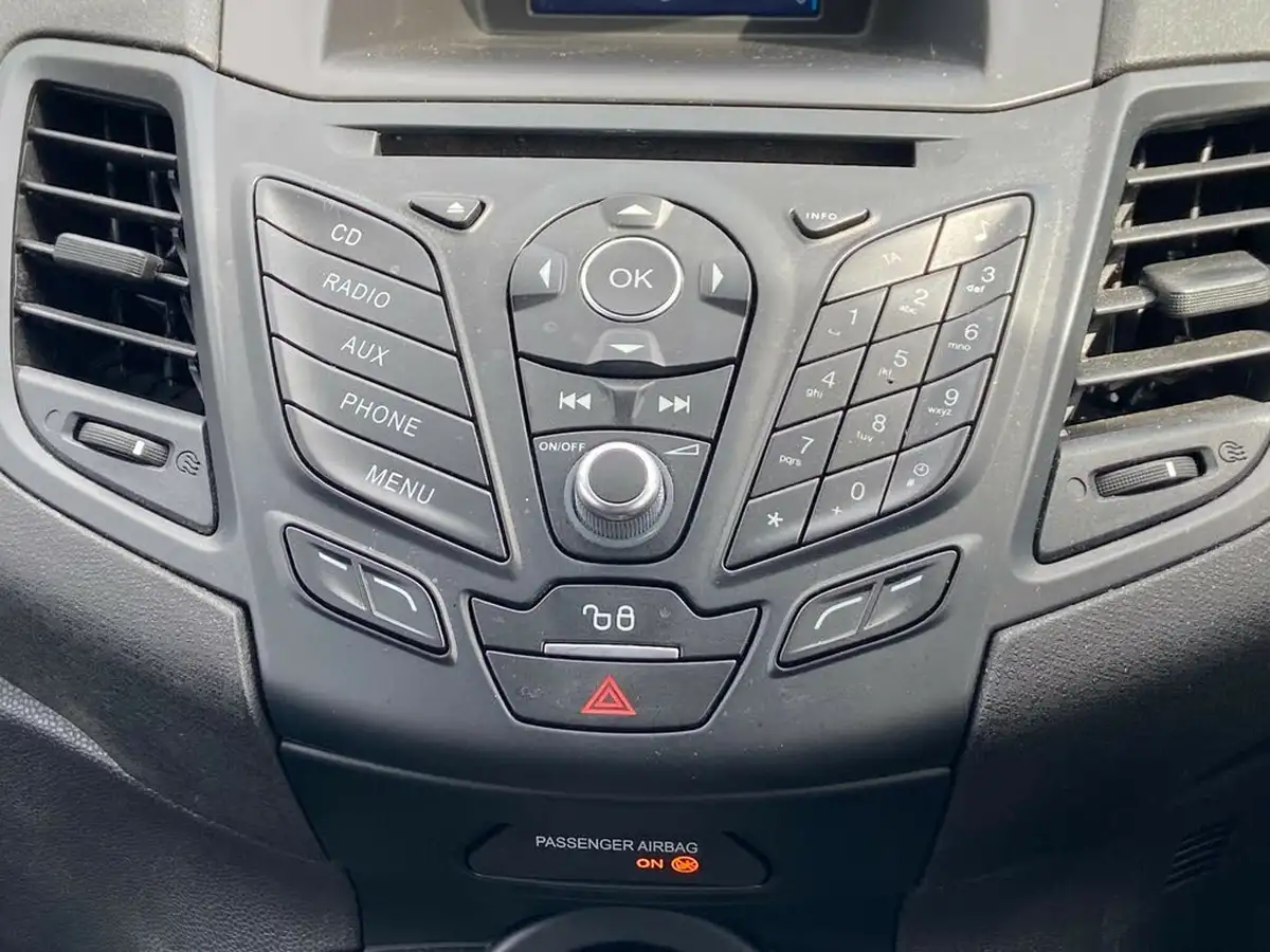2016-ford-fiesta-10t-st-line-140ps-3d-big-23