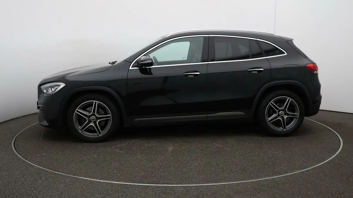 2022-mercedes-benz-gla-class-13-gla-180-amg-line-premium-big-63