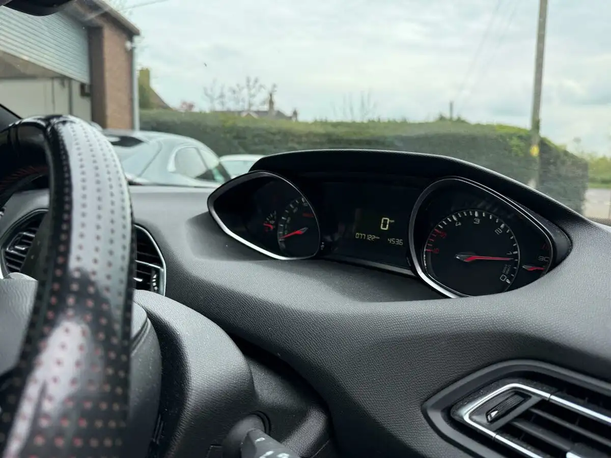 2018-peugeot-308-16-bluehdi-gt-line-big-36