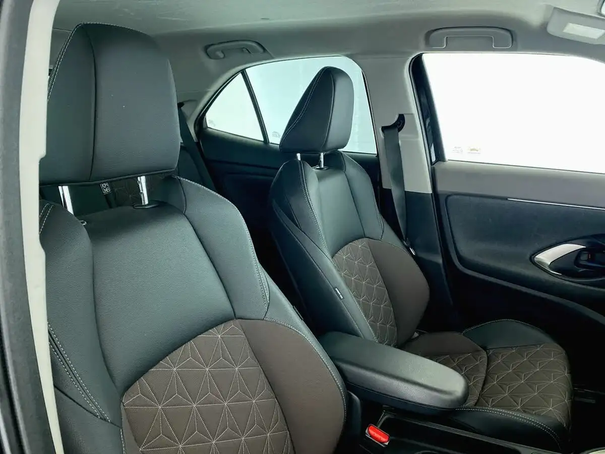 2022-toyota-yaris-cross-15-vvt-i-excel-awd-i-big-14