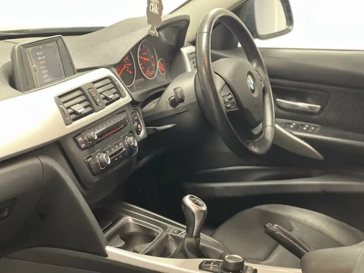 2012-bmw-3-series-20td-316d-es-116bhp-touring-5d-big-8
