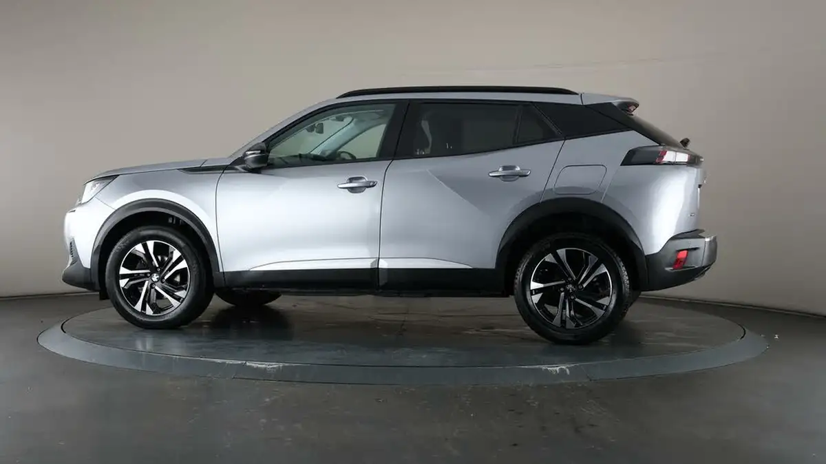 2022-peugeot-2008-suv-12-puretech-allure-premium-100bhp-big-33