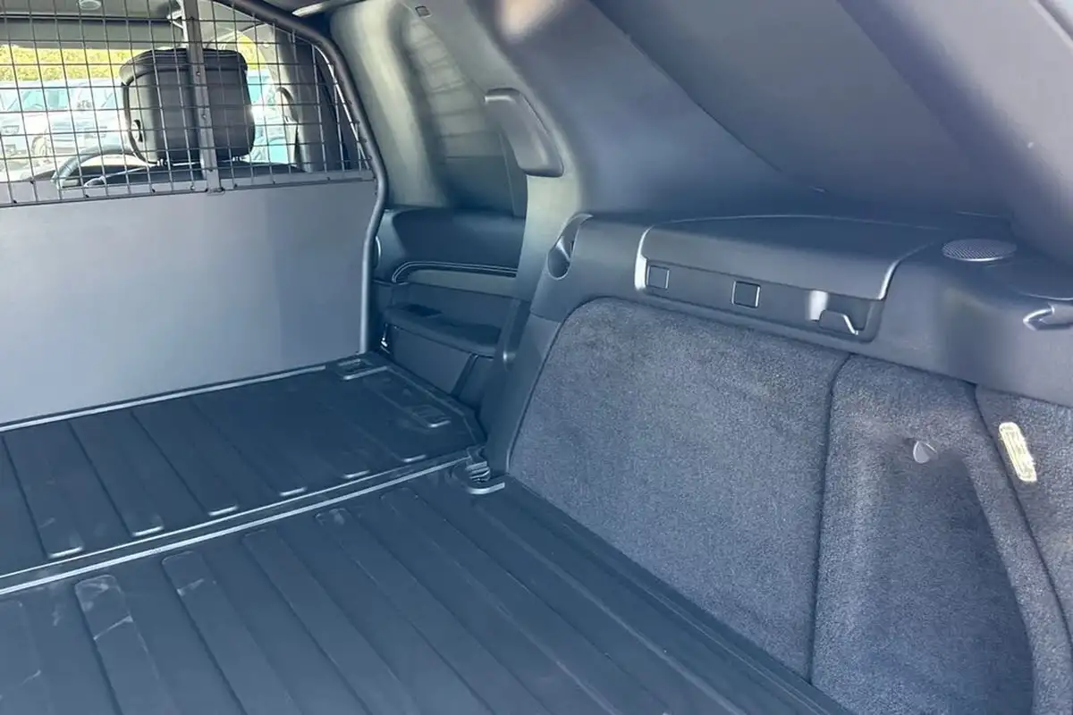 2025-land-rover-discovery-30-d350-commercial-dynamic-hse-big-29