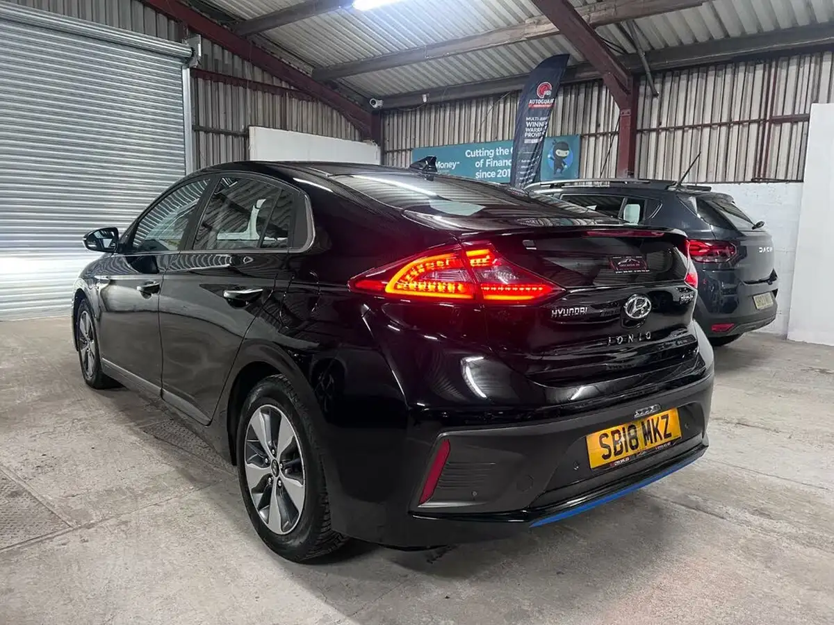 2018-hyundai-ioniq-16-gdi-premium-plug-in-hybrid-big-6