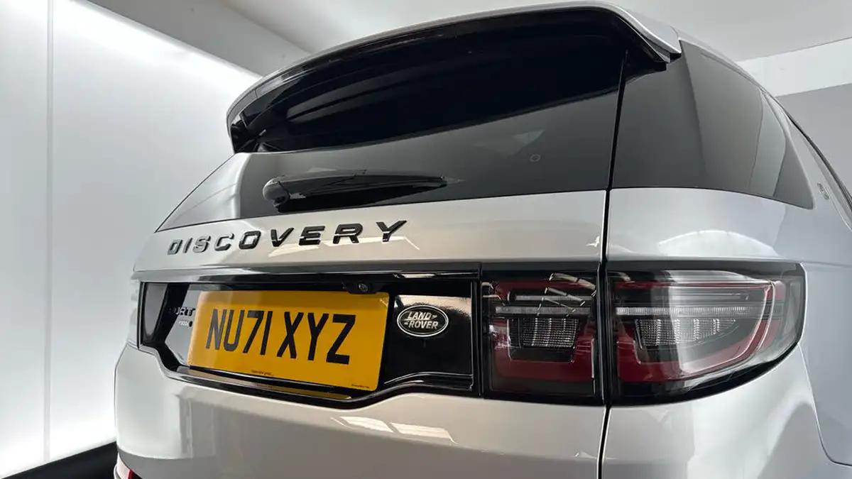 2021-land-rover-discovery-sport-15-p300e-urban-edition-big-24