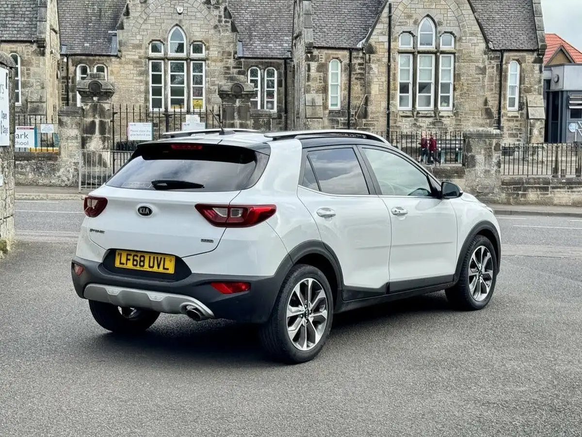 2018-kia-stonic-16crdi-first-edition-big-3