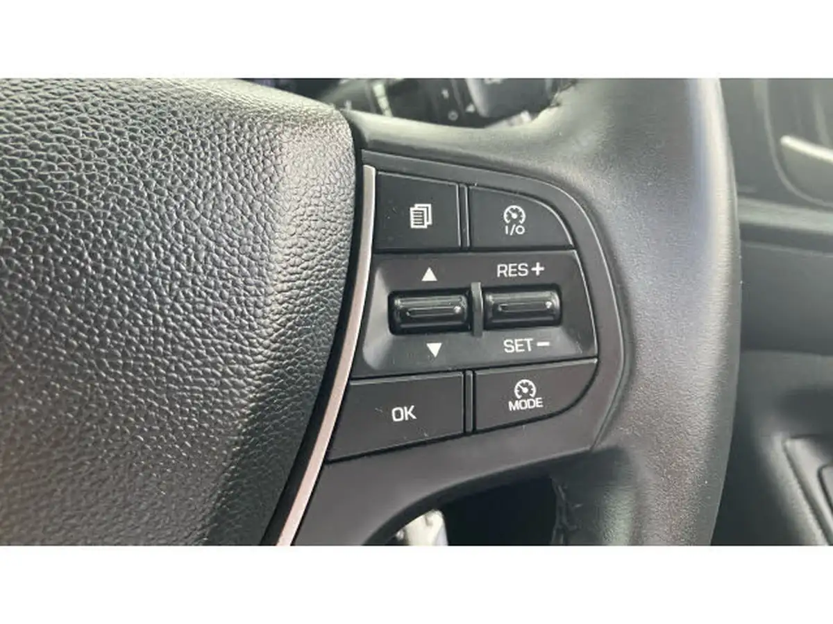 2020-hyundai-i20-12-se-big-26