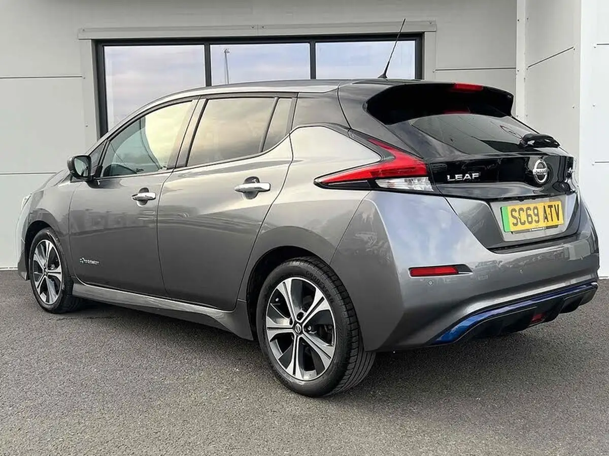 2020-nissan-leaf-e-n-connecta-big-16
