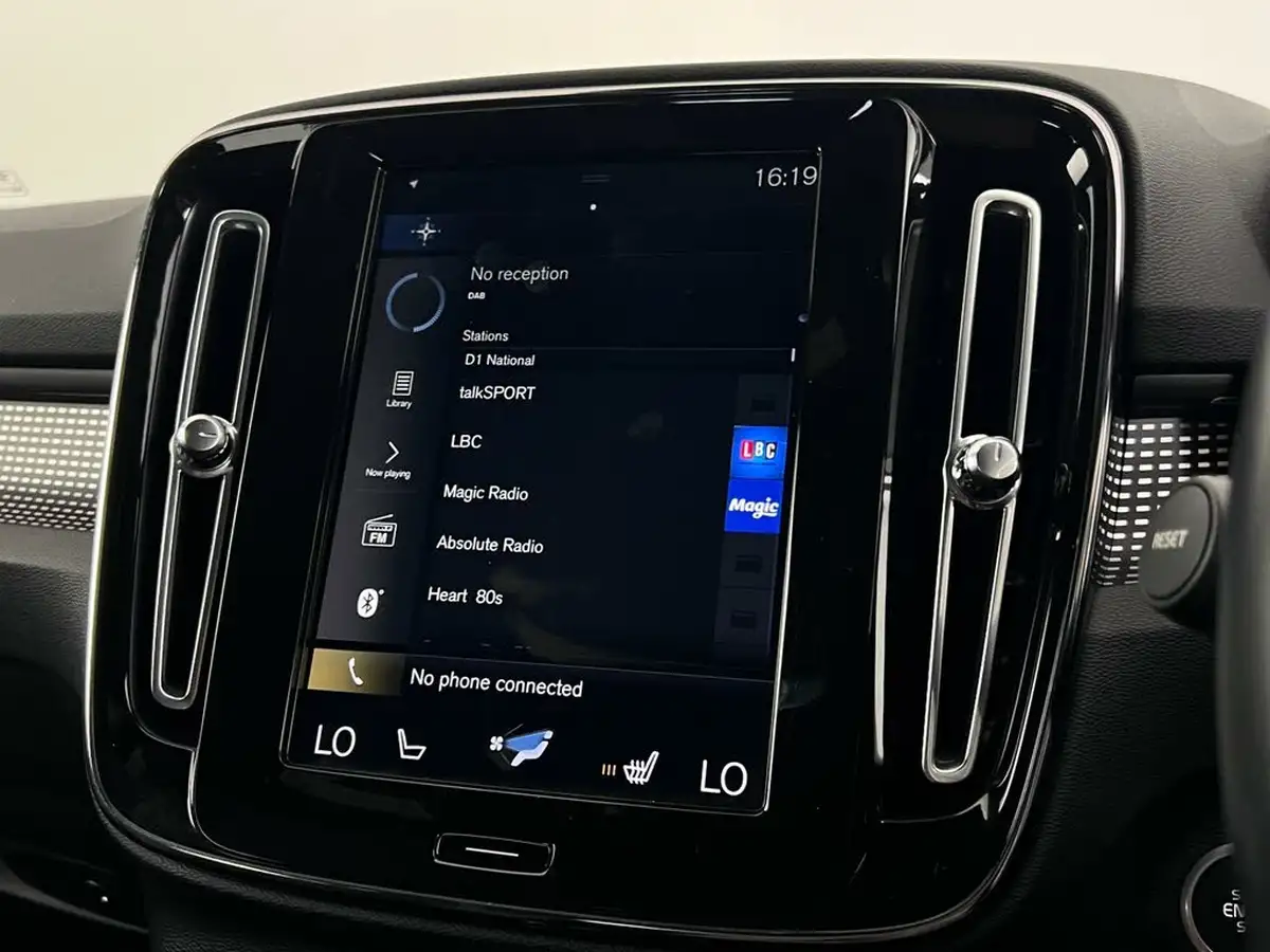 2020-volvo-xc40-15-t5-r-design-pro-plug-in-hybrid-big-35