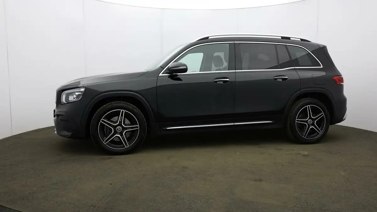 2023-mercedes-benz-glb-class-13-glb200-amg-line-premium-big-35