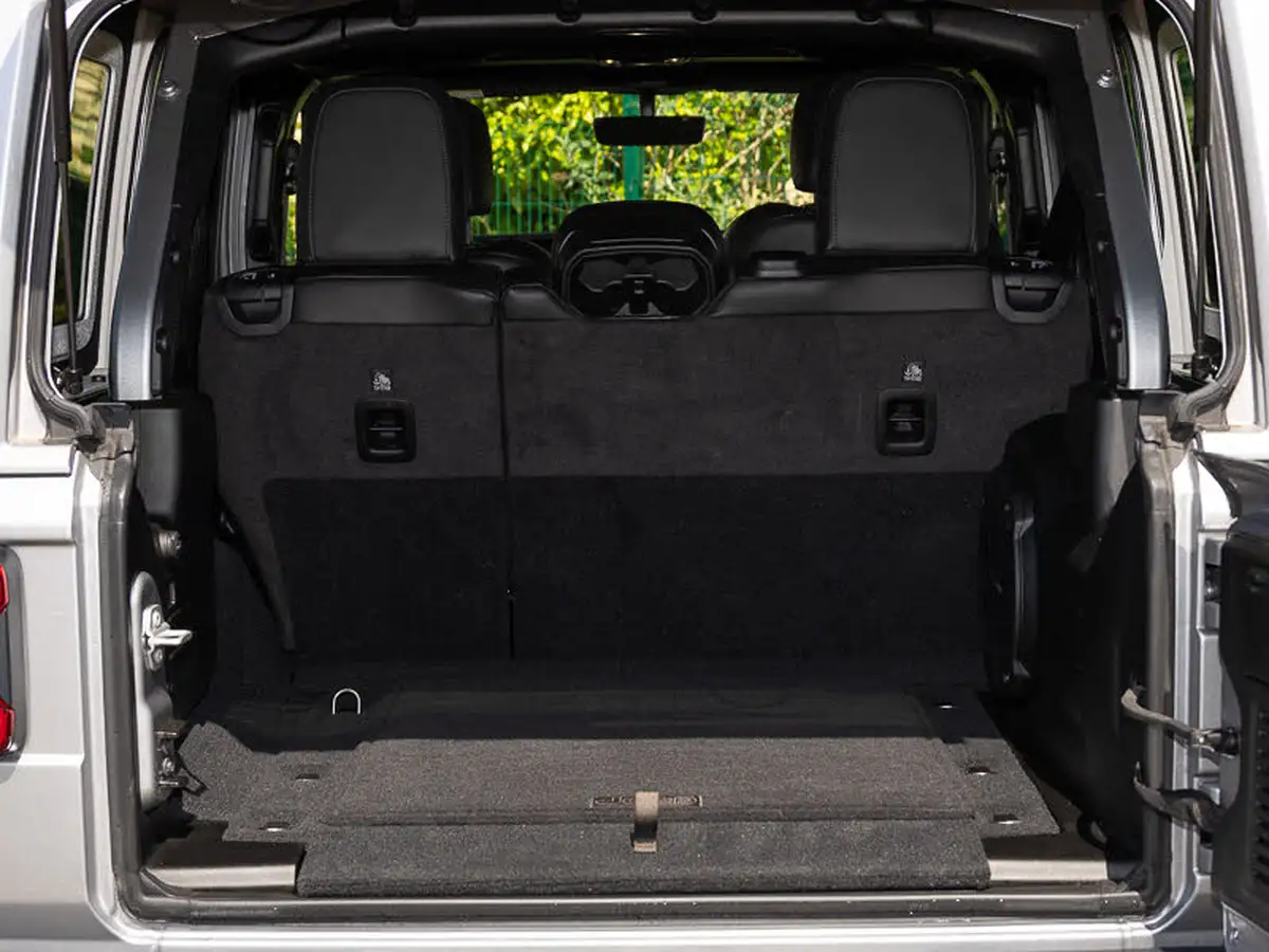 2021-jeep-wrangler-20-gme-overland-5d-big-18