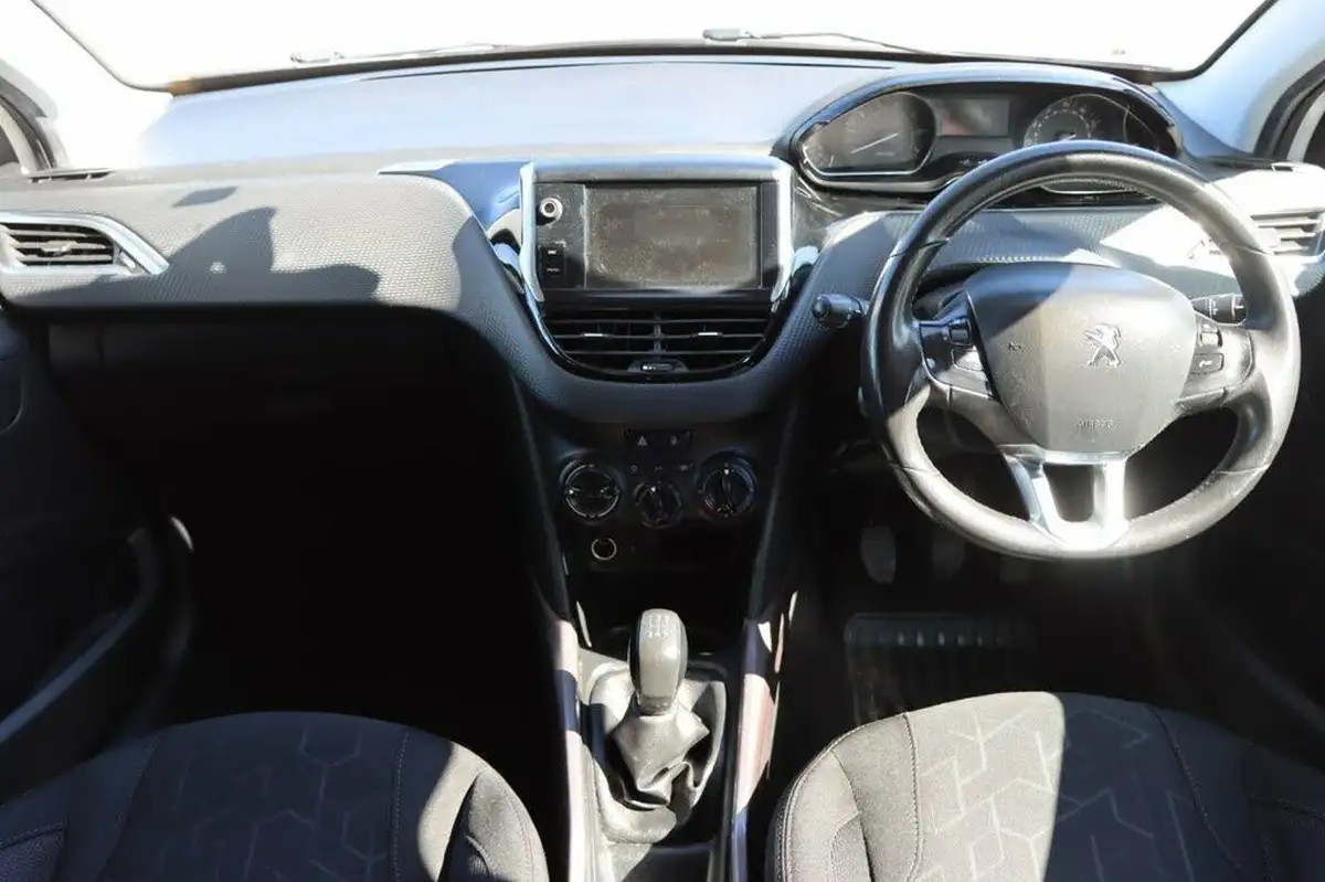 2016-peugeot-2008-crossover-12-puretech-active-big-16