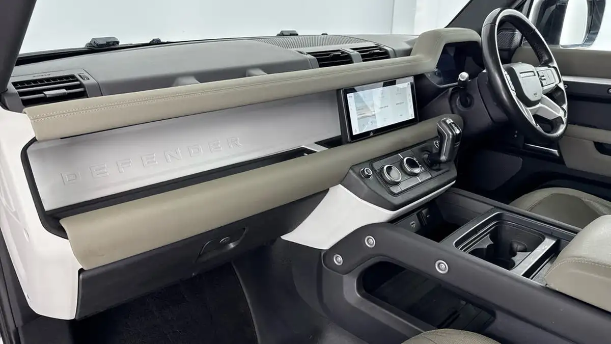 2020-land-rover-110-defender-20-d240-s-110-big-9