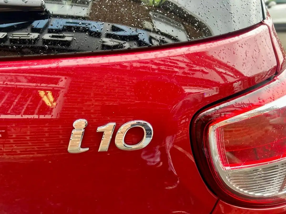 2017-hyundai-i10-10-premium-big-37