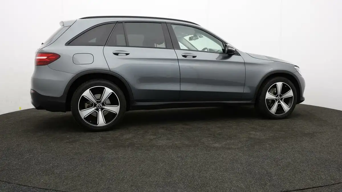 2018-mercedes-benz-glc-class-21d-glc220d-urban-edition-big-36
