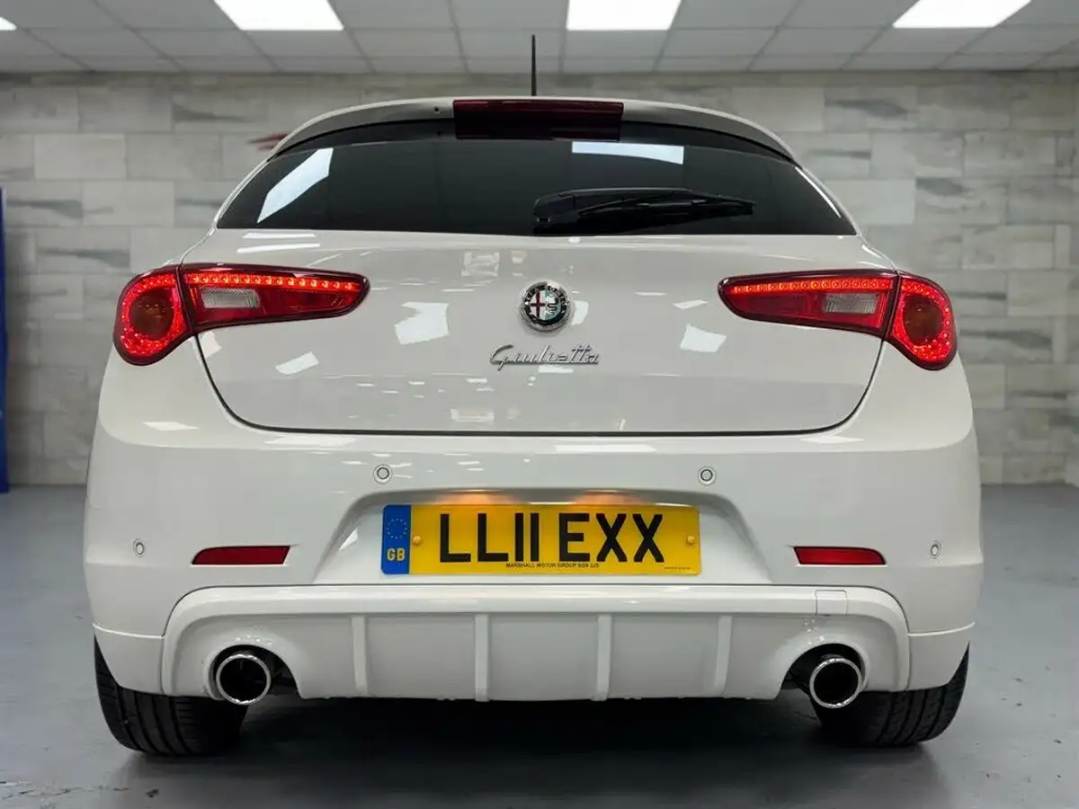 2011-alfa-romeo-giulietta-14-veloce-multiair-170bhp-big-10