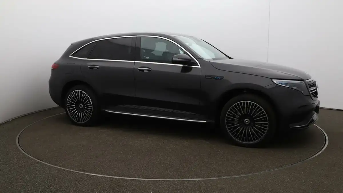 2022-mercedes-benz-eqc-e-eqc-400-amg-line-premium-big-41