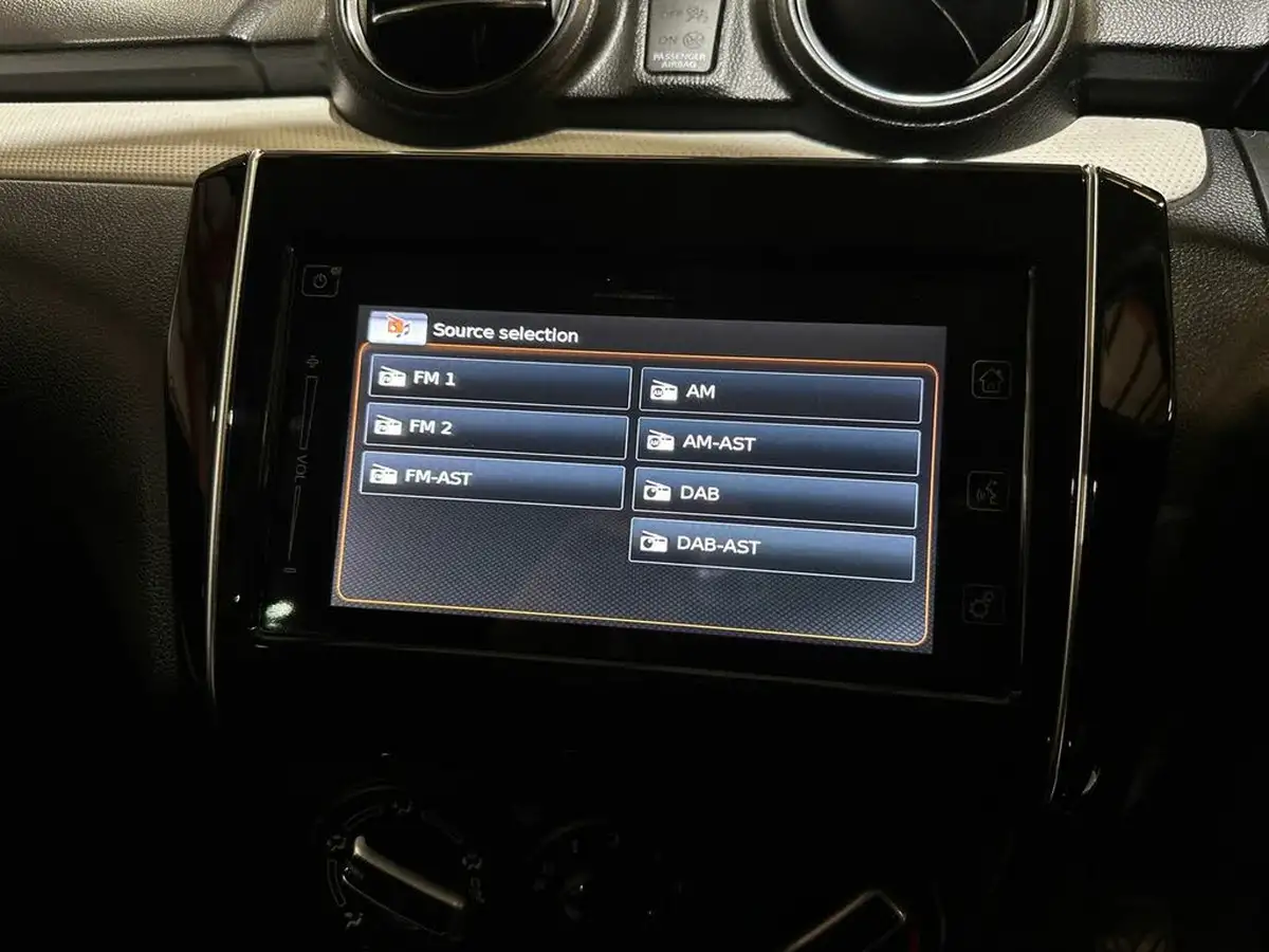 2018-suzuki-swift-10-boosterjet-sz-t-111ps-big-10