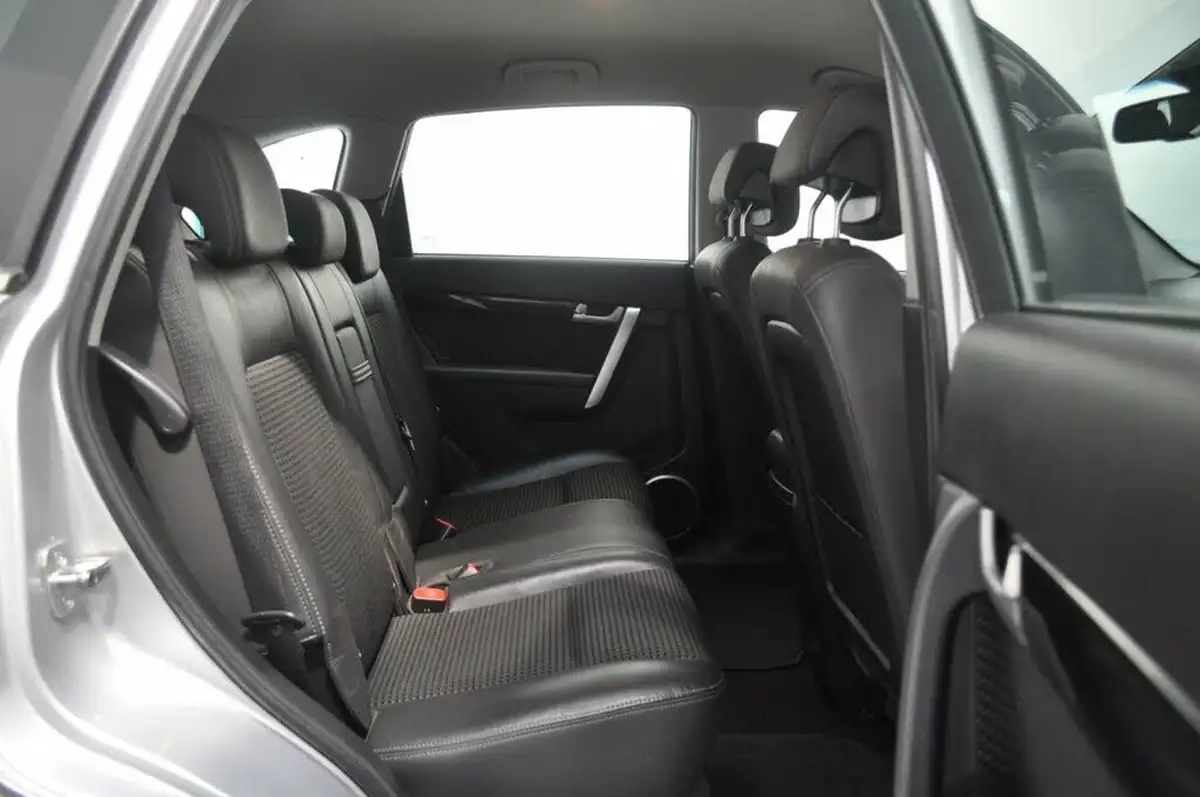 2012-chevrolet-captiva-22td-lt-22vcdi-7st-big-14