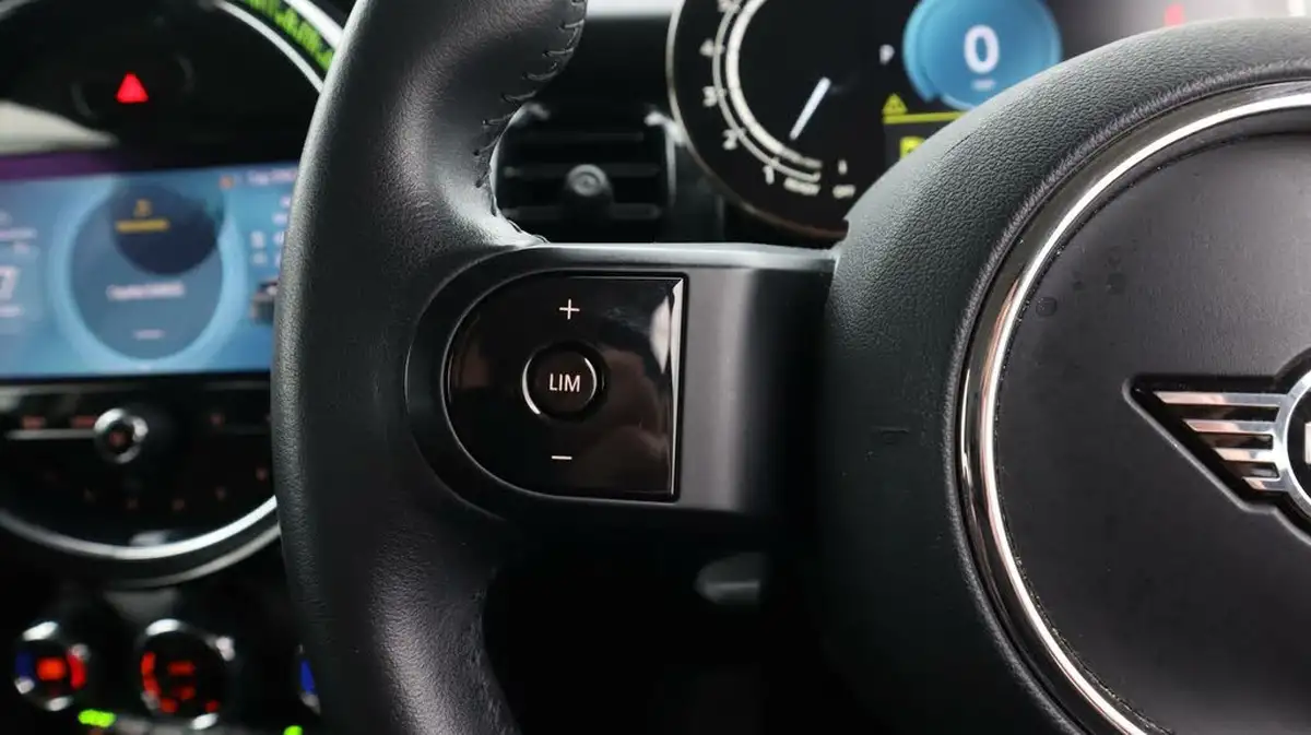 2021-mini-cooper-15-cooper-classic-hatchback-5d-auto-big-24
