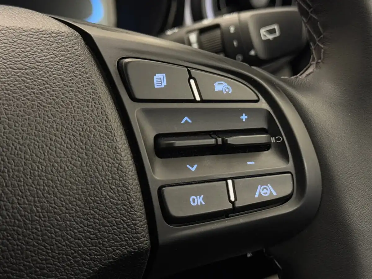 2024-hyundai-i10-10-premium-63ps-auto-big-24