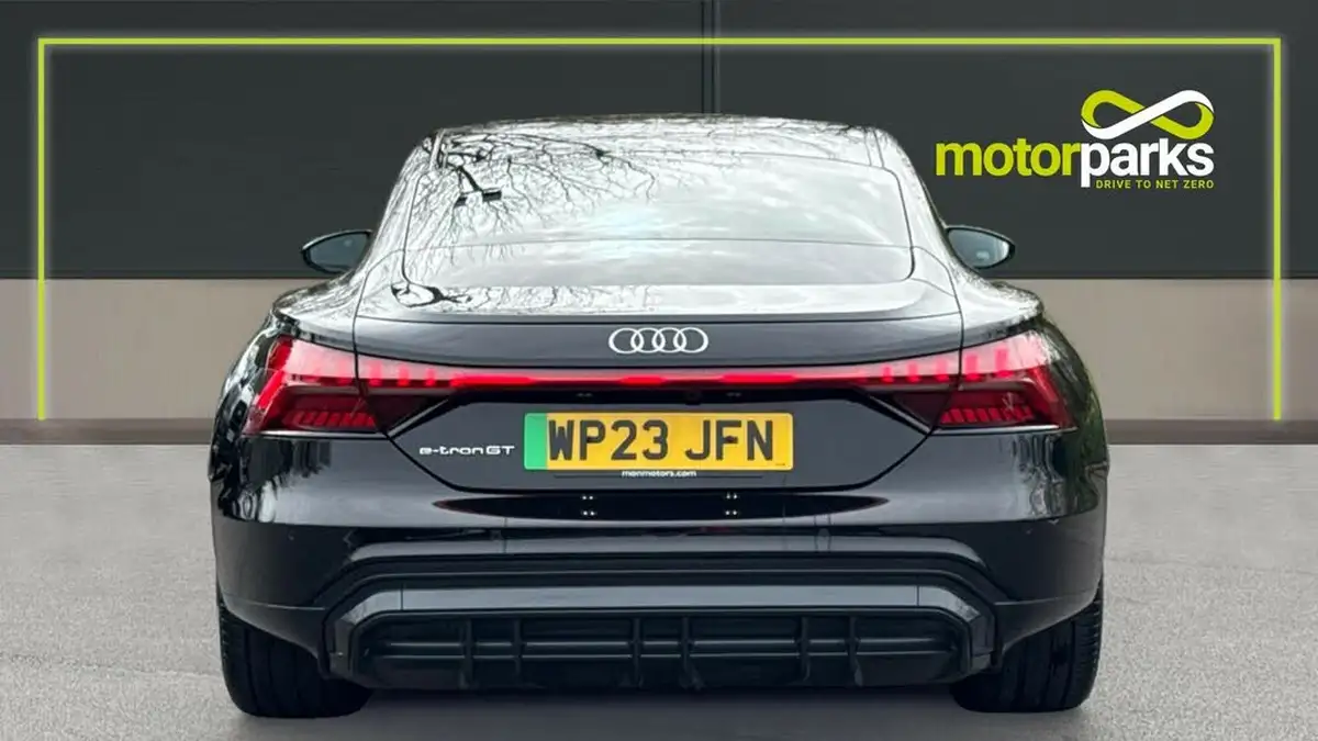 2023-audi-e-tron-gt-e-big-3