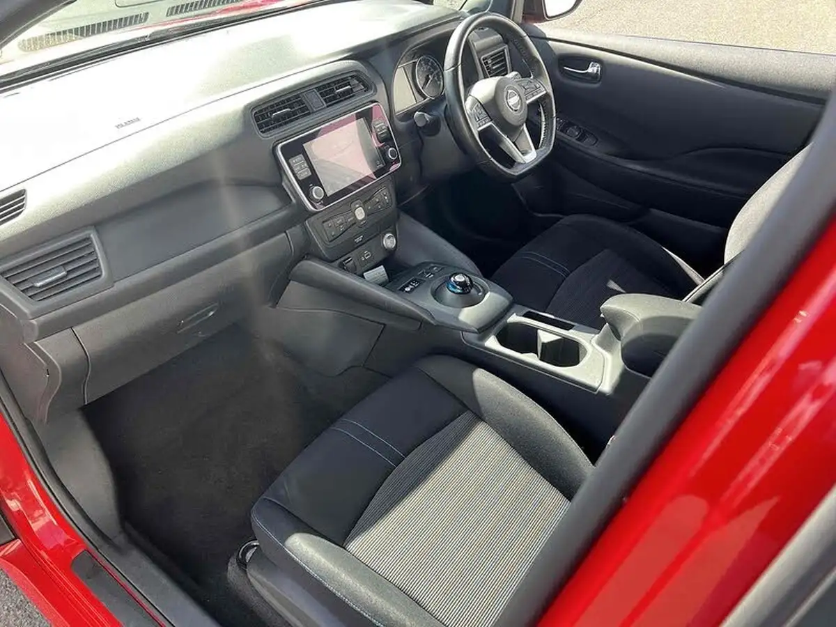 2021-nissan-leaf-e-acenta-big-4