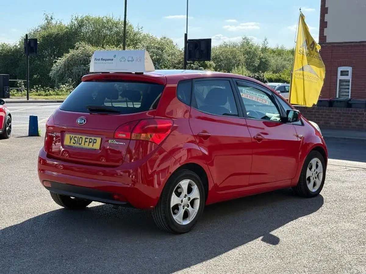 2010-kia-venga-14td-3-ecodynamics-big-4