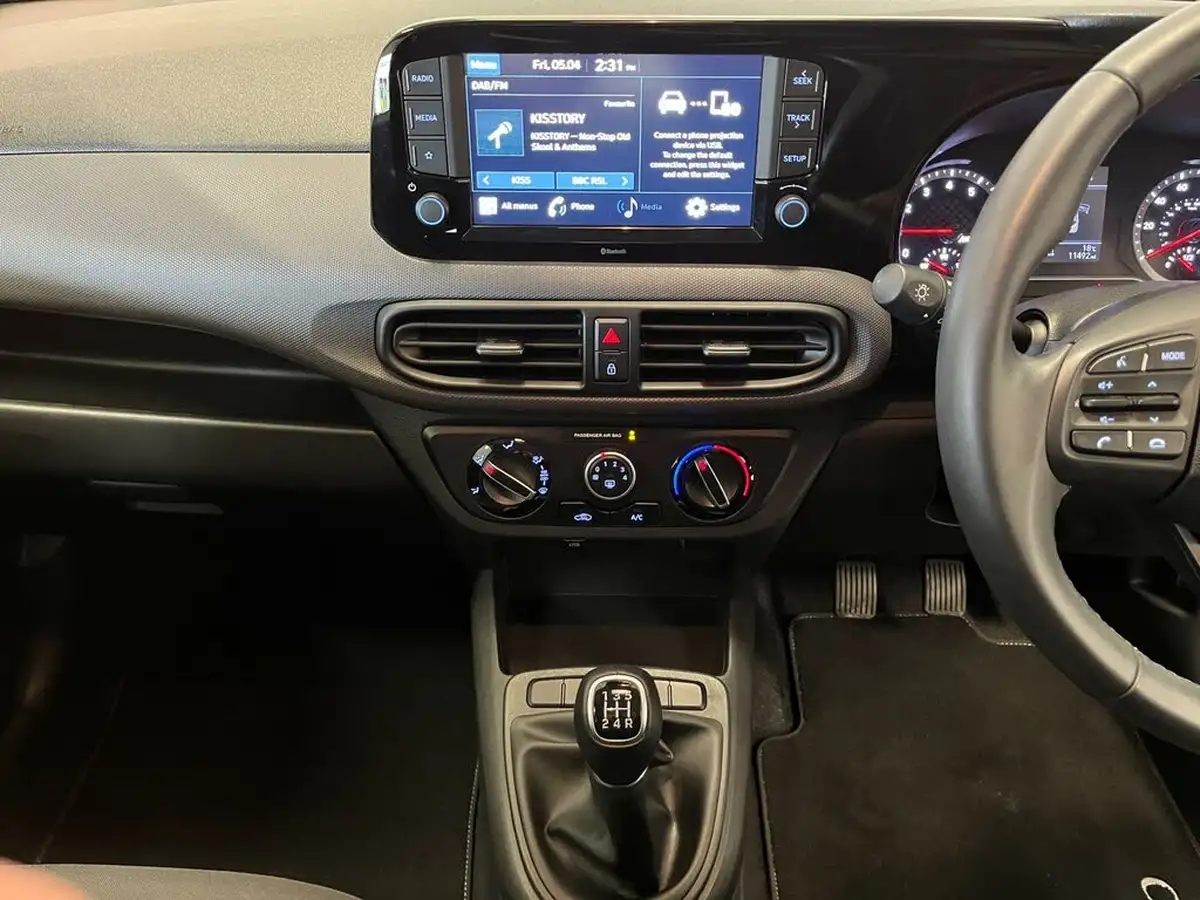 2021-hyundai-i10-10-se-connect-big-21