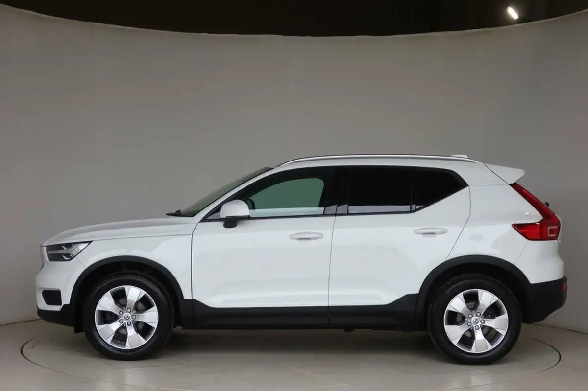 2021-volvo-xc40-15-t3-momentum-161bhp-big-11