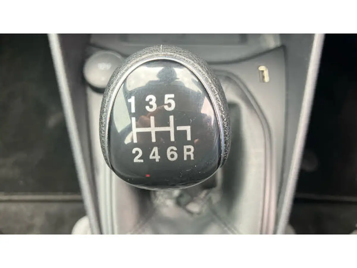 2022-ford-fiesta-10t-trend-100ps-5d-big-25