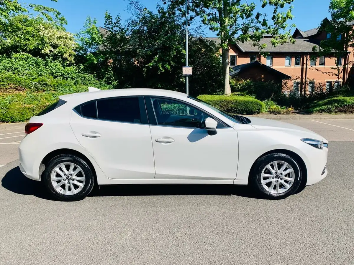 2017-mazda-mazda3-15td-se-l-nav-hatchback-5d-big-11