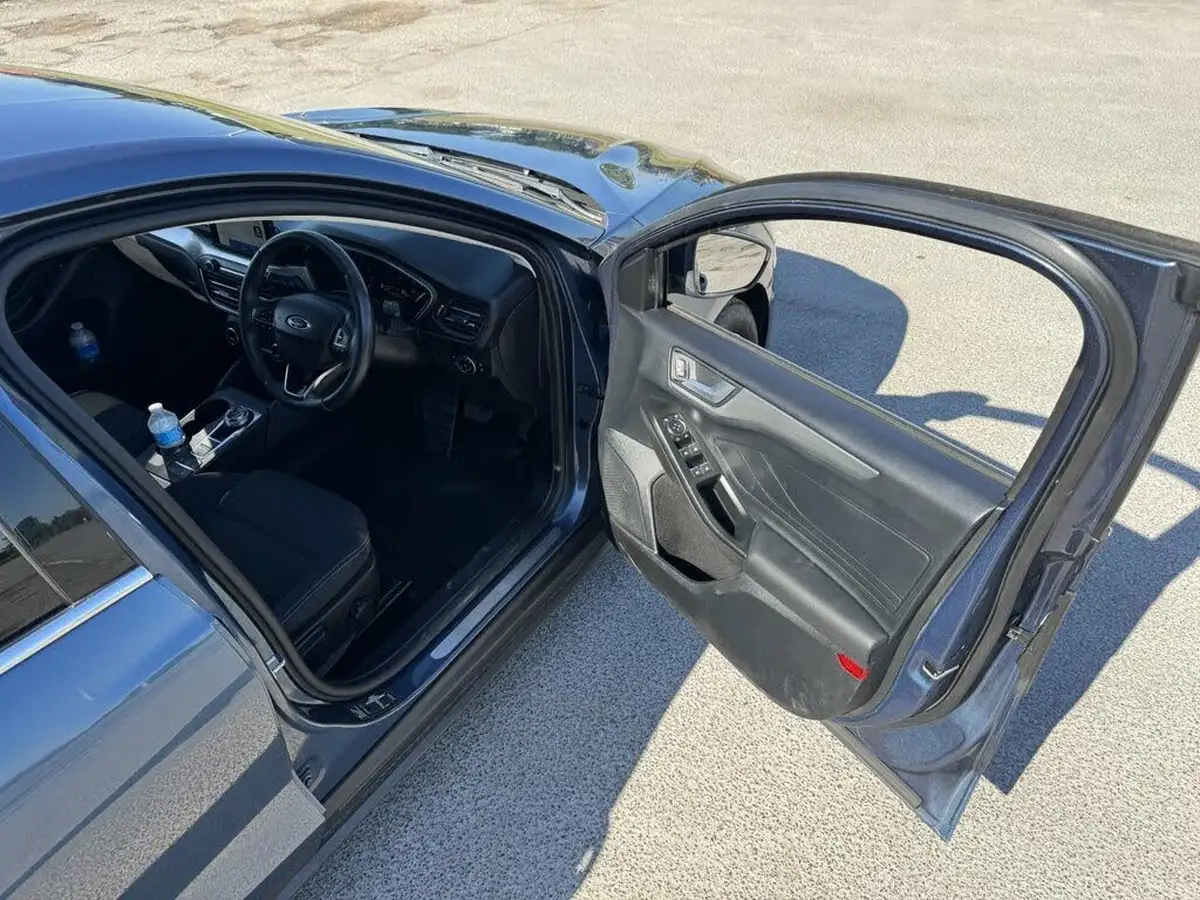 2020-ford-focus-10t-titanium-hatchback-auto-big-9