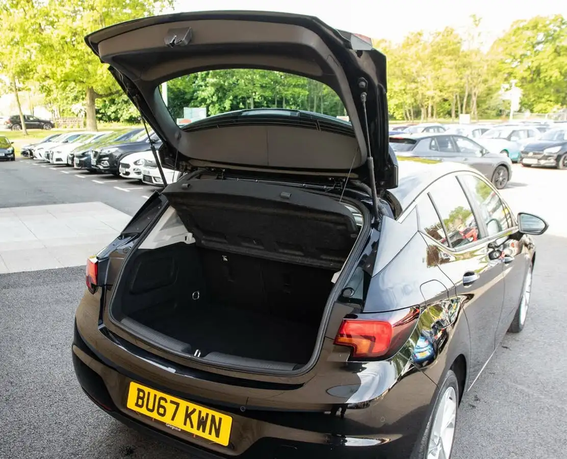 2017-vauxhall-astra-10i-turbo-design-ssecotec-hatchback-big-31