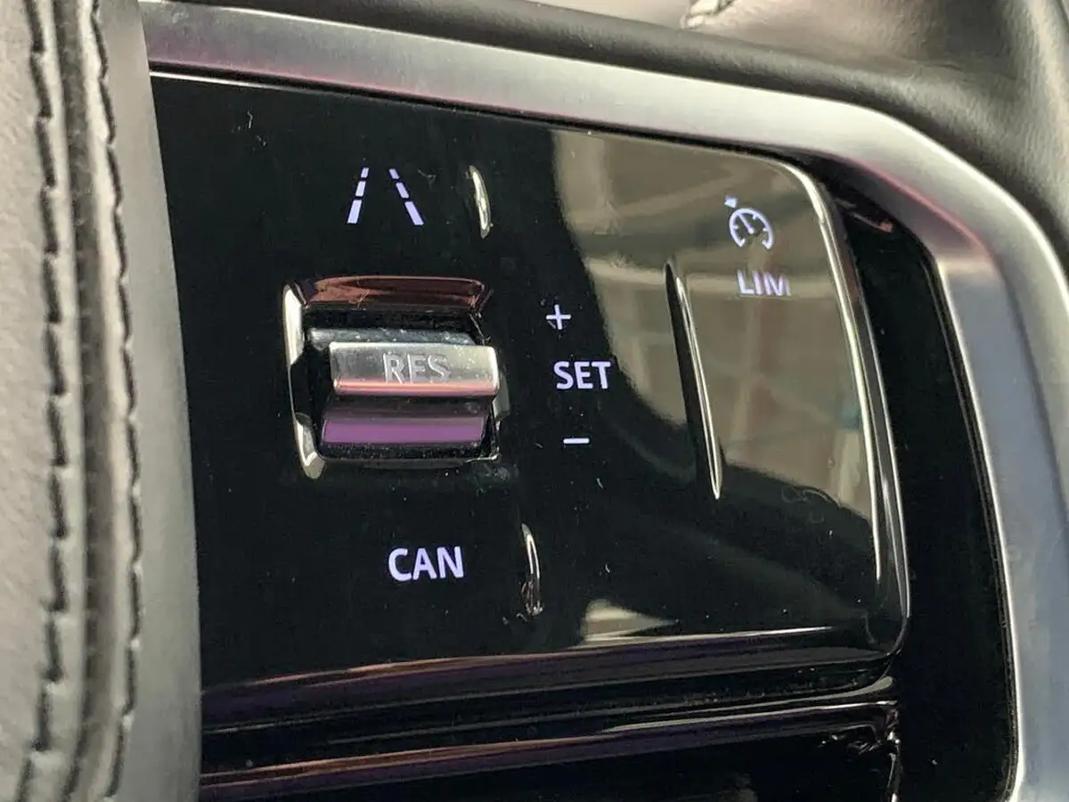 2022-land-rover-range-rover-velar-20-p400e-r-dynamic-s-big-27