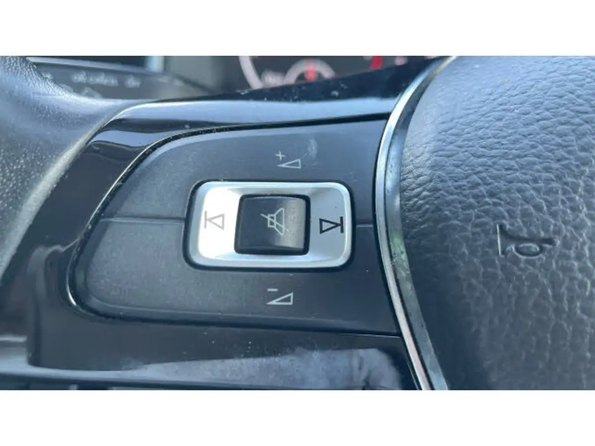 2021-volkswagen-polo-10-beats-big-22