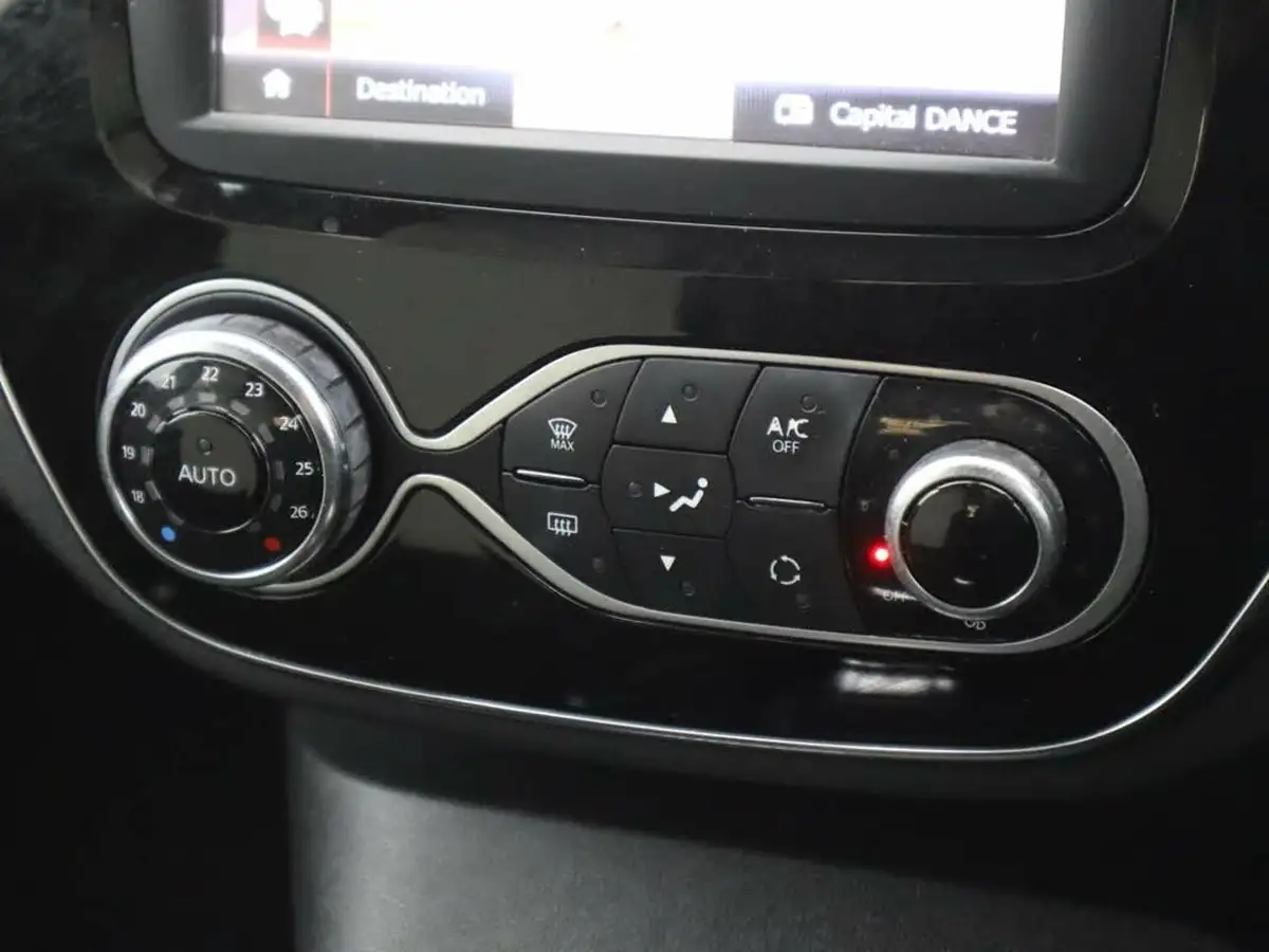2018-renault-captur-09-tce-iconic-big-20