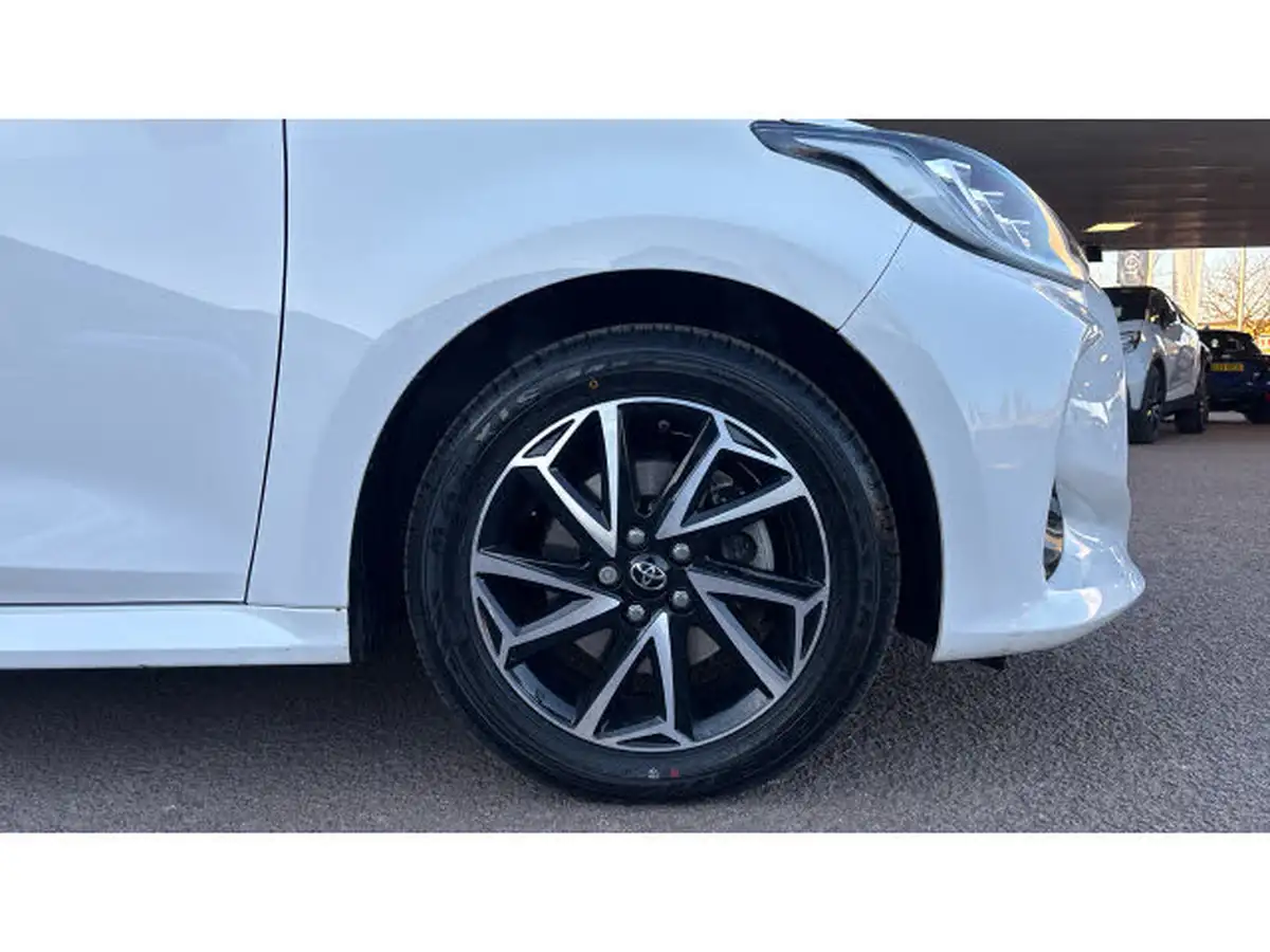 2022-toyota-yaris-15-vvt-i-design-big-17