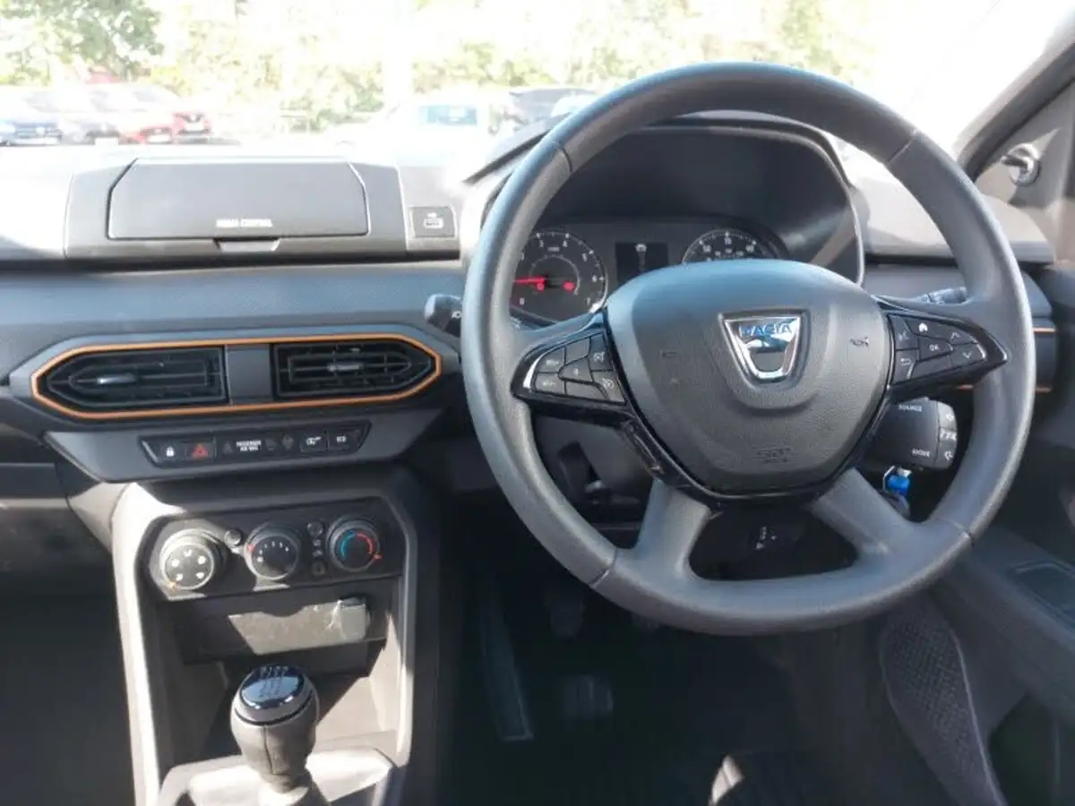 2021-dacia-sandero-stepway-10-tce-essential-90bhp-big-6