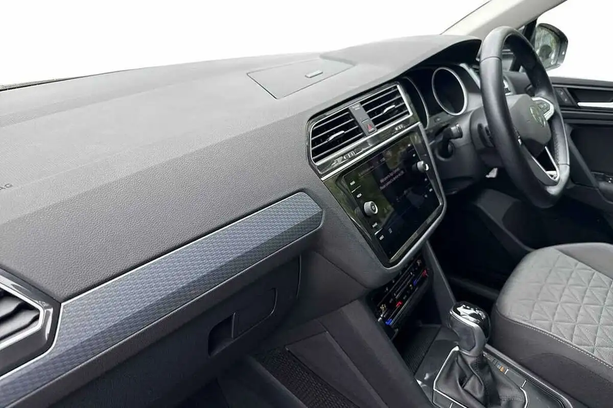 2021-volkswagen-tiguan-15-tsi-life-150ps-dsg-big-1