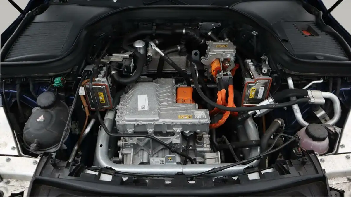 2021-mercedes-benz-eqc-e-eqc-400-amg-line-big-19