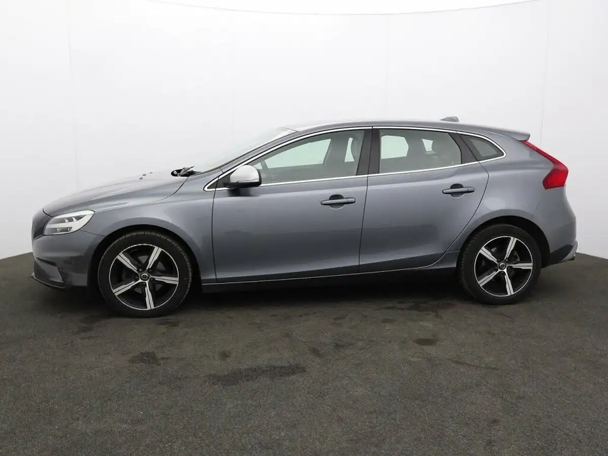 2016-volvo-v40-20td-d2-r-design-big-5