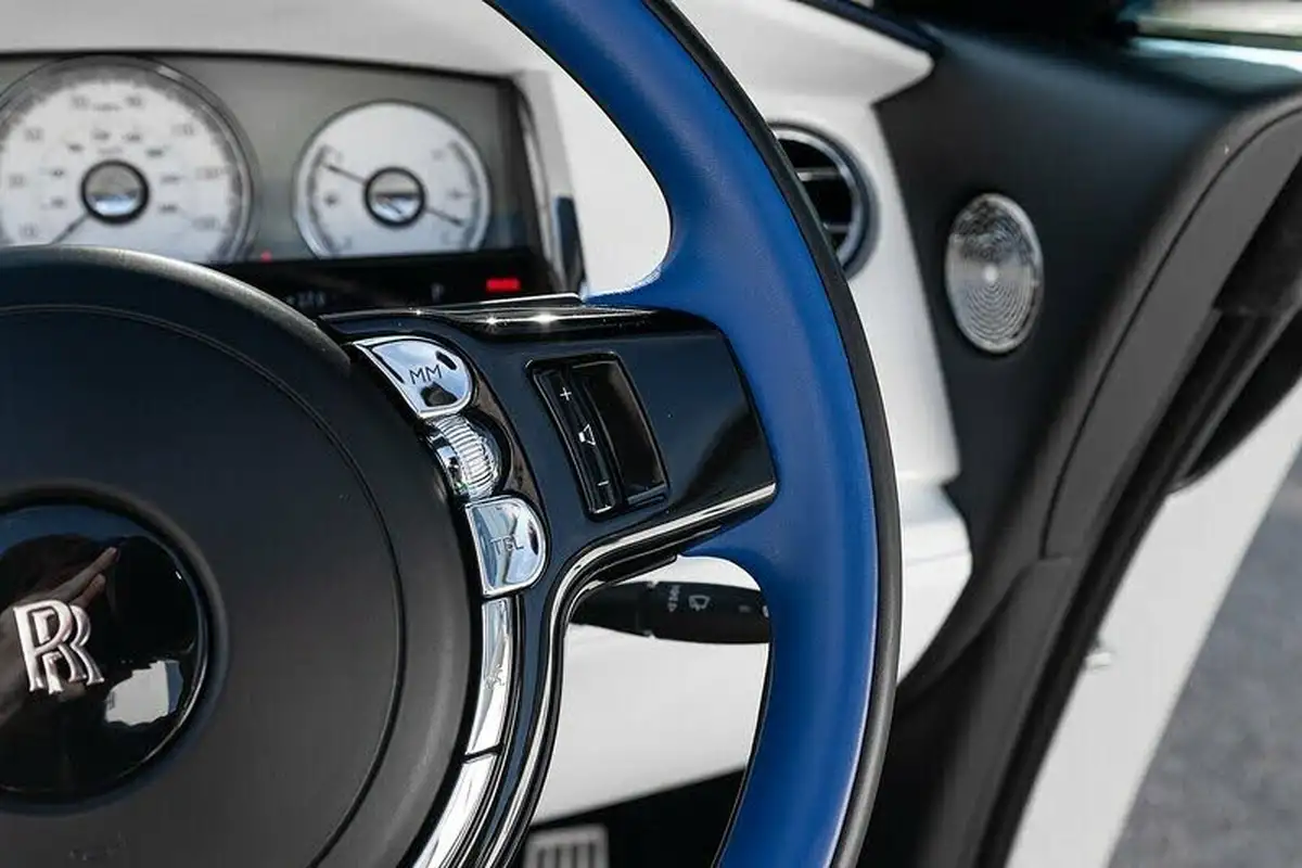 2018-rolls-royce-dawn-66-drophead-big-23