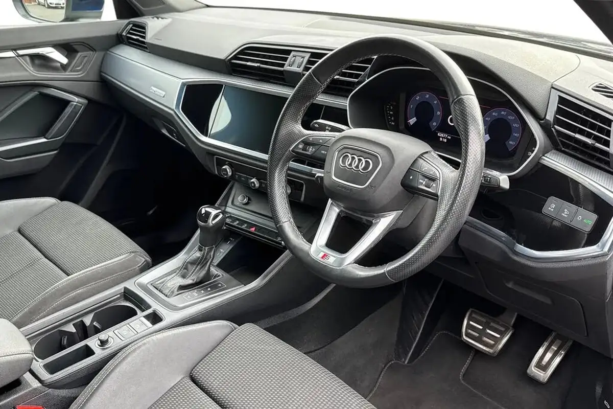 2021-audi-q3-20-35-tdi-s-line-comfort-sound-pack-station-wagon-big-13