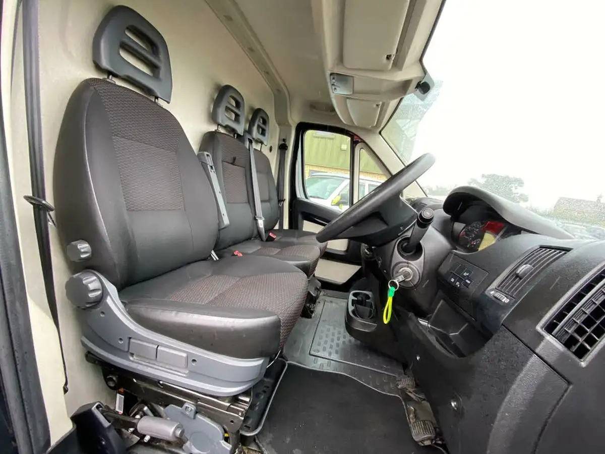 2017-citroen-relay-20bluehdi-35-l2h1-enterprise-big-6