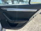 2014-skoda-octavia-16tdi-se-estate-small-26